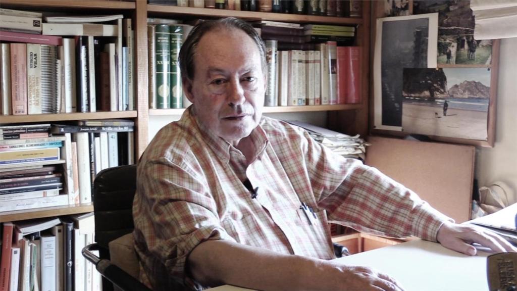 Gregorio Morán en su estudio, en una imagen de archivo.