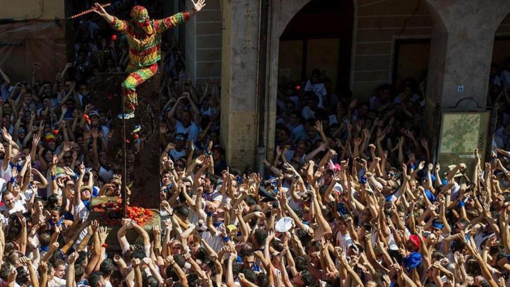 El Cipotegato es un ciudadano del pueblo cuya identidad es anónima hasta el final del trayecto.
