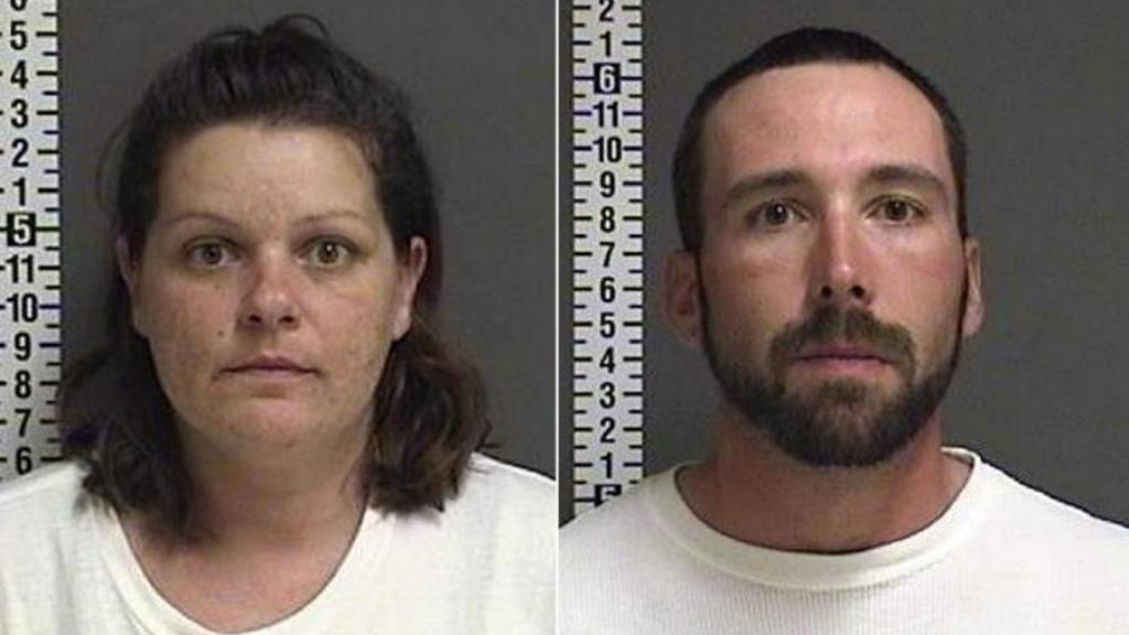 Las fotos de los dos sospechosos.