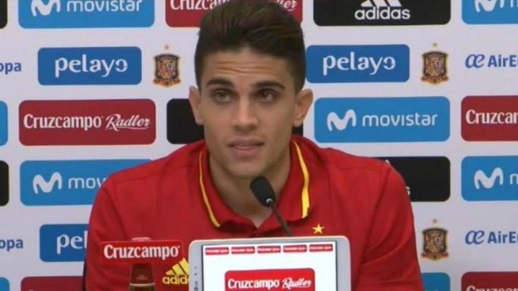 Bartra en rueda de prensa durante la concentración de la Selección. Foto: Twitter (@elchiringuitotv)