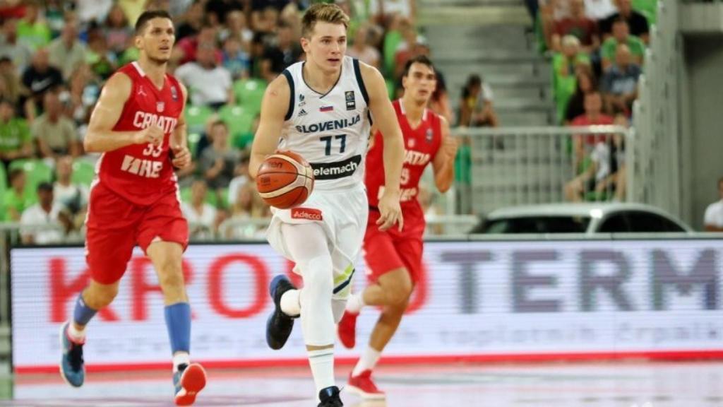 Luka Doncic en el partido ante Croacia. Foto: Twitter (@luka7doncic).