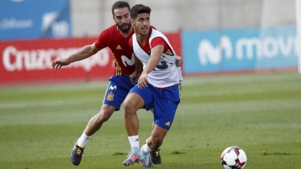 Asensio y Carvajal en el etrenamiento de la Selección. Foto: Twitter (@marcoasensio10).