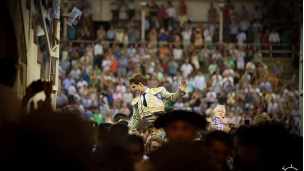 El Juli sale a hombros de la plaza de El Puerto, donde se han mantenido los precios