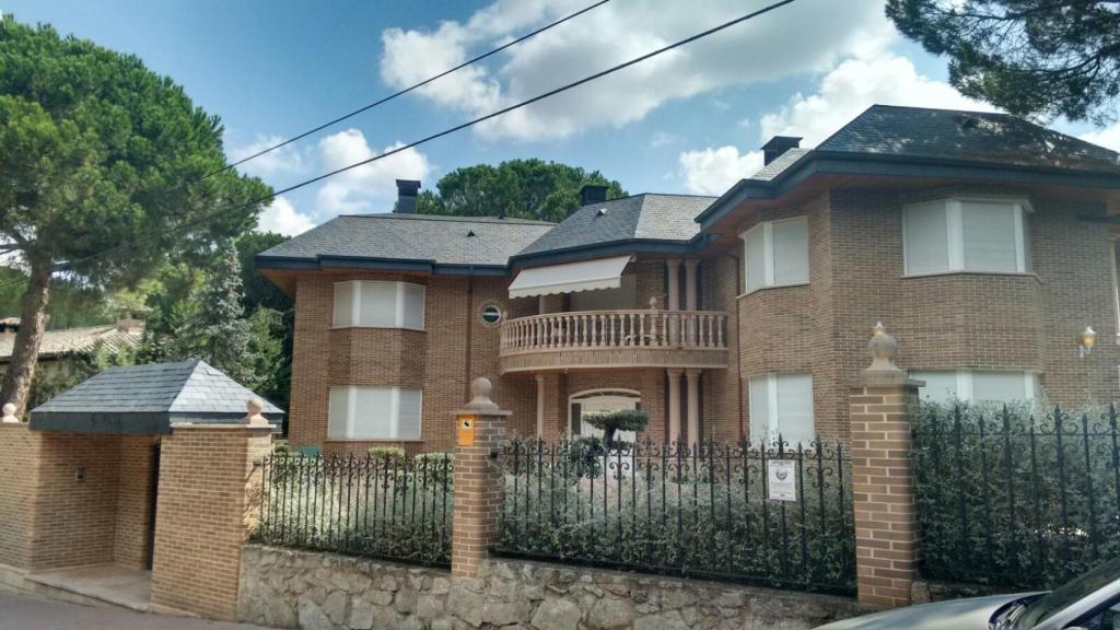 La mansión del empresario chino asesinado.