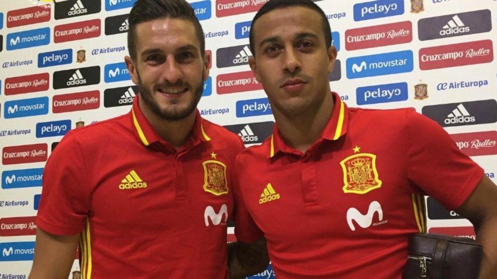 Koke y Thiago, en rueda de prensa. Foto. Twitter (@SeFutbol)