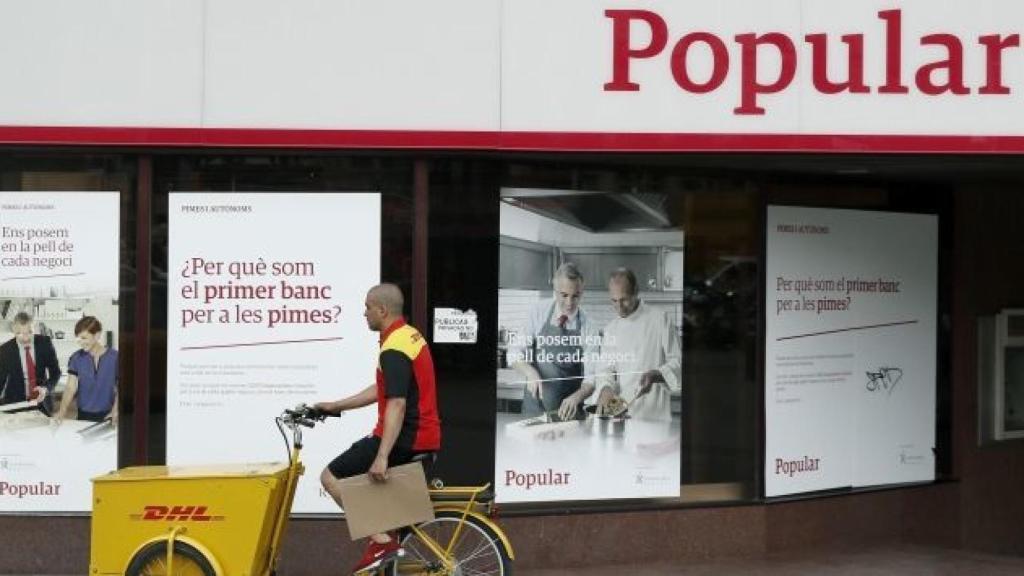 Una oficina del Banco Popular en una imagen de archivo.