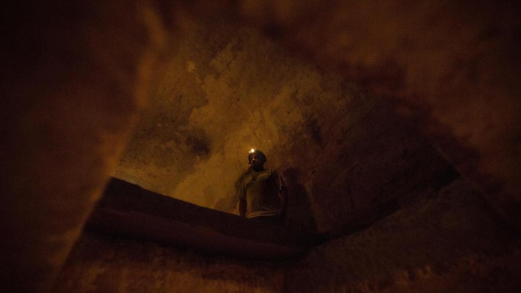 Eugenio en las catacumbas de la ciudad