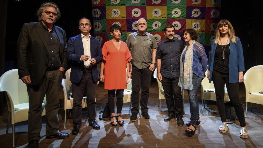Los participantes en el acto de apoyo al referéndum del 1-O celebrado en Bilbao.