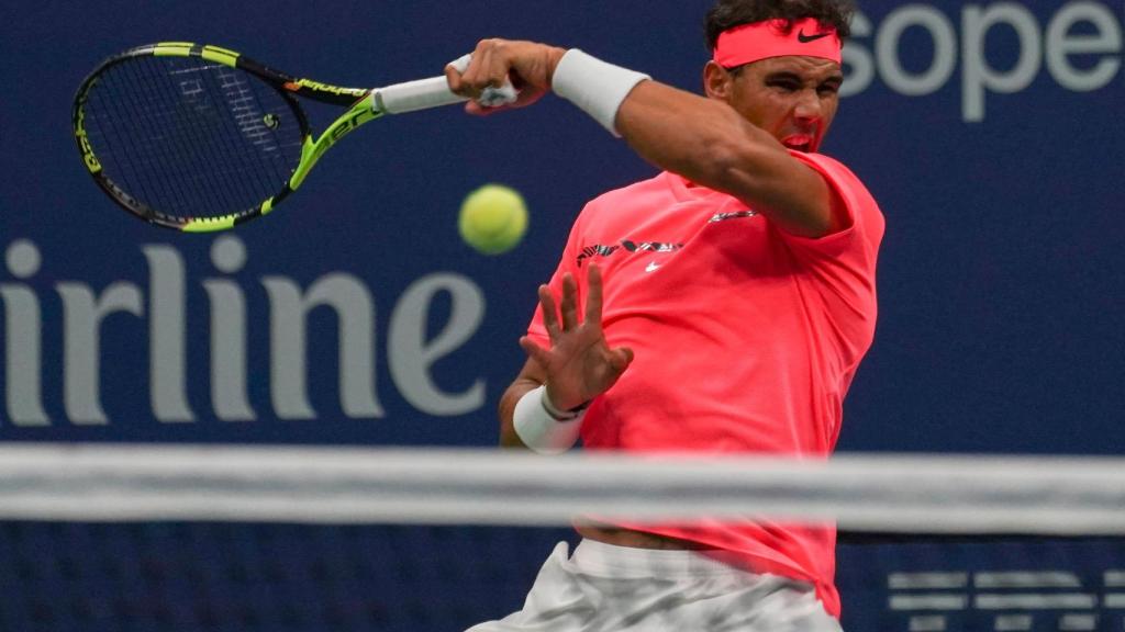 Nadal, golpeando una derecha.