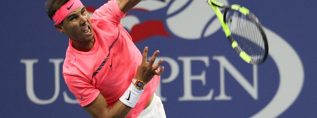 Nadal, sacando durante su partido ante Mayer.