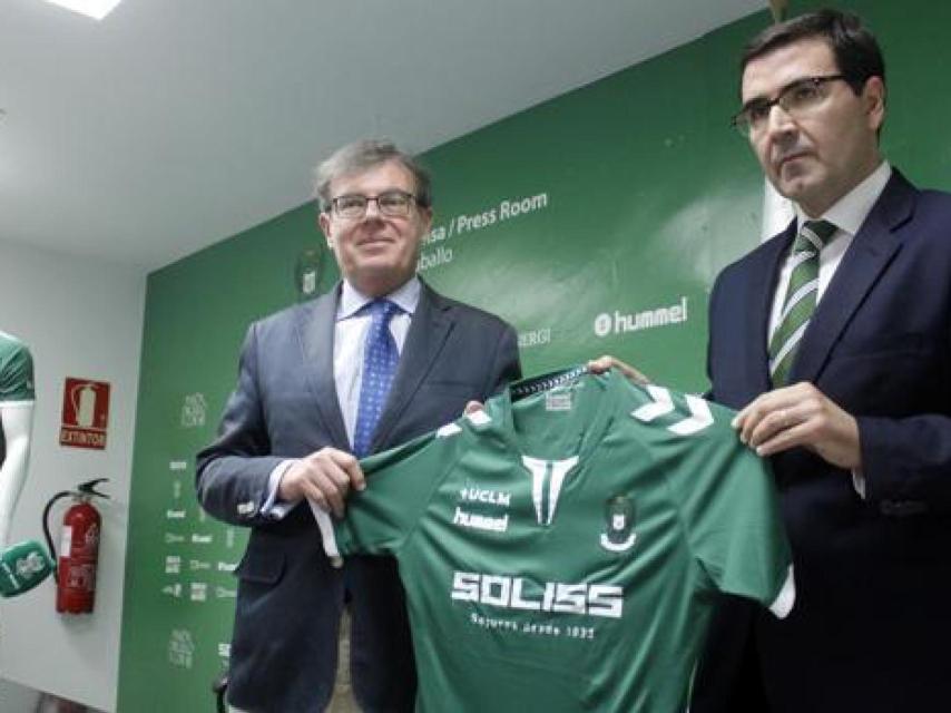 Miguel Ángel Collado y Fernando Collado en la presentación del patrocinio de la UCLM al Toledo.