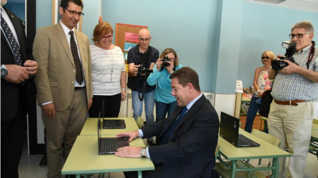 Emiliano García-Page durante la visita. Foto: JCCM