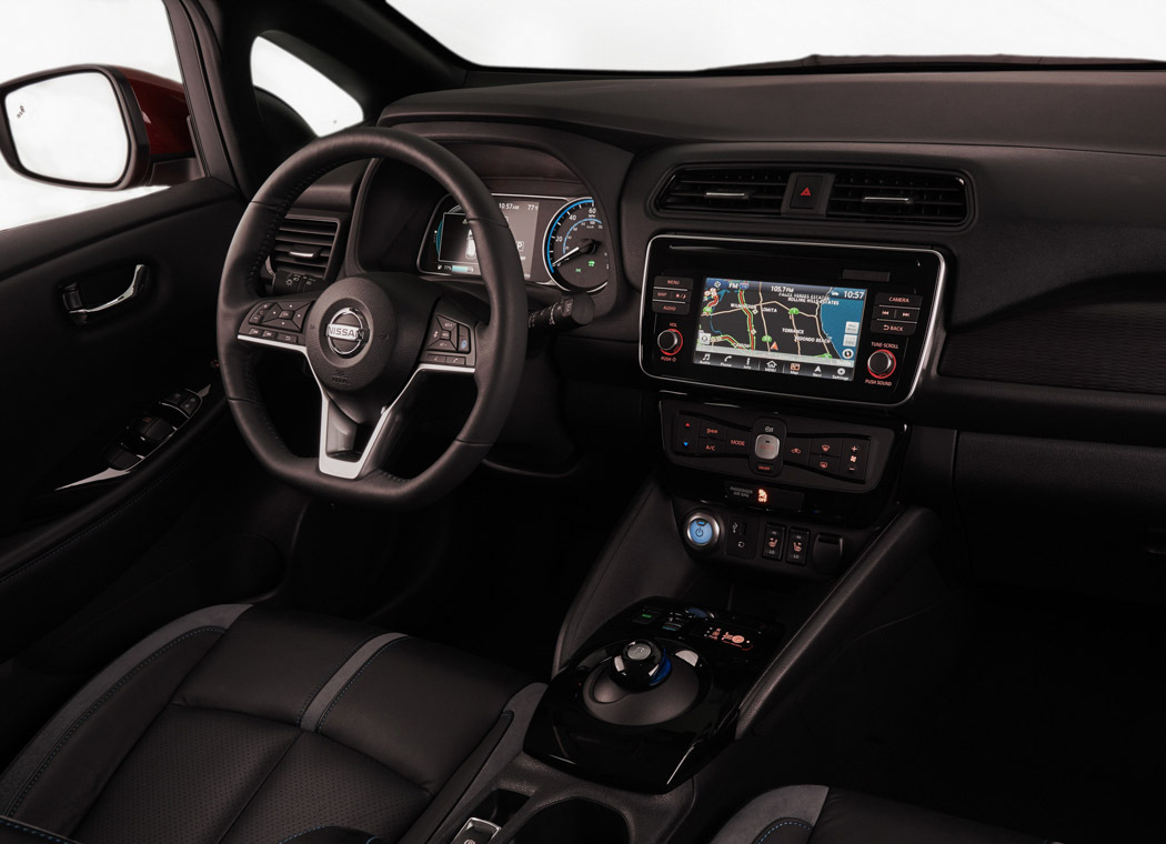 nissan leaf interior destacada