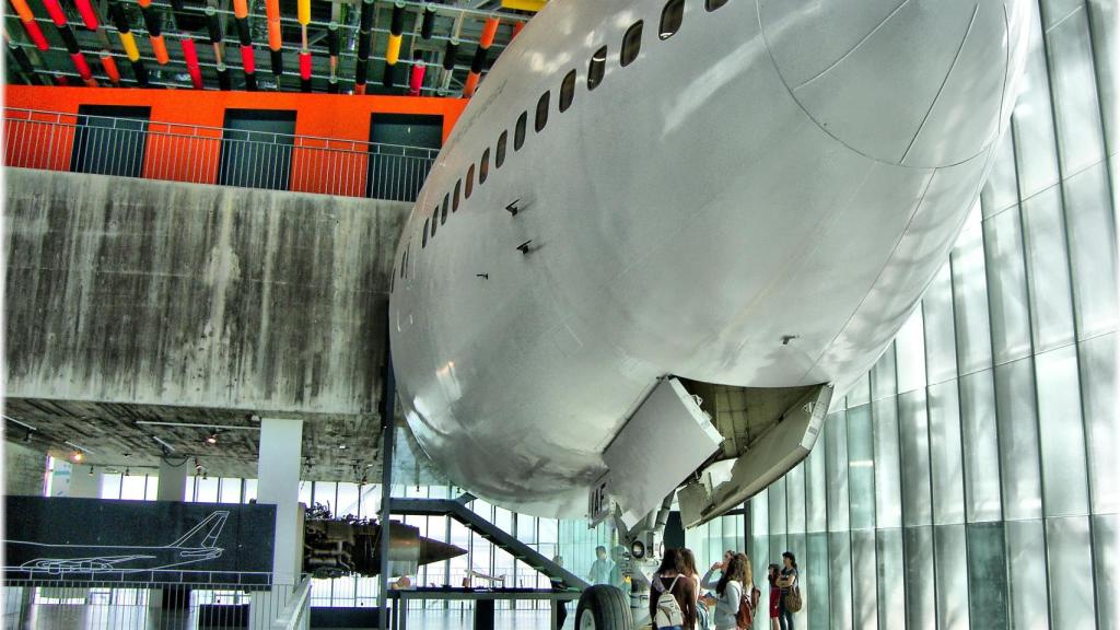 Este tipo de avión, el Boeing 747, mide doce metros de alto