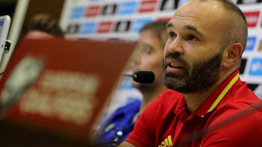 Andrés Iniesta en rueda de prensa con España.