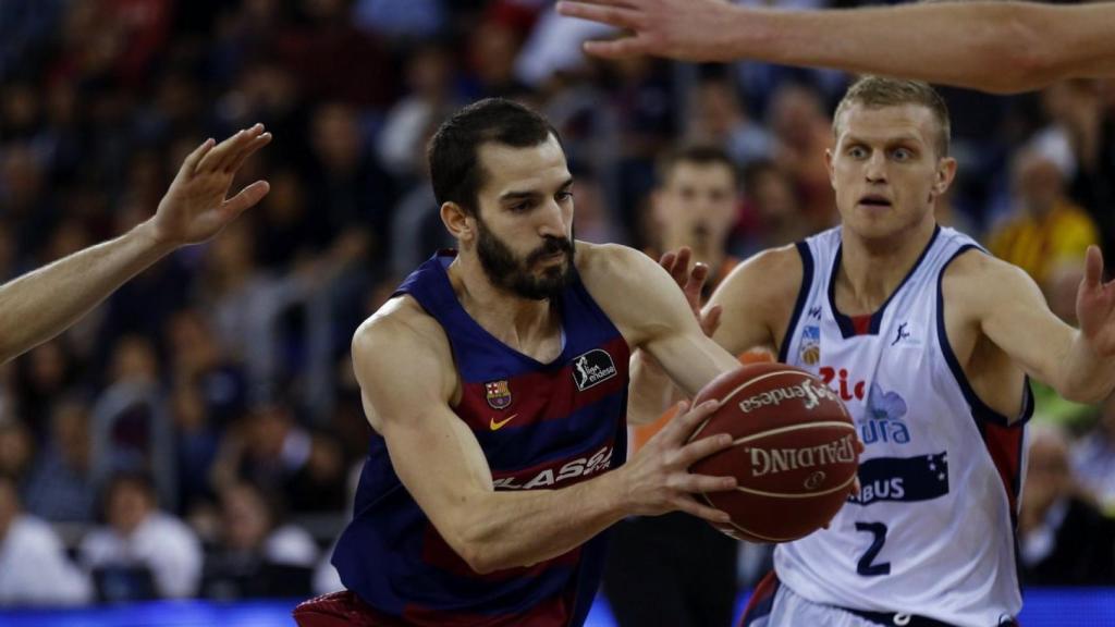 Pau Ribas en un encuentro con el Barça.