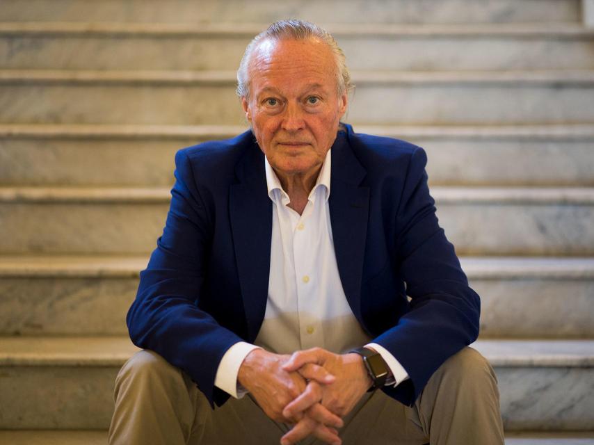 Piqué acusa a los nacionalistas de manipular mediática y educacionalmente.