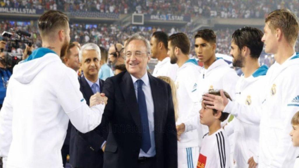 Florentino Pérez junto a Sergio Ramos.