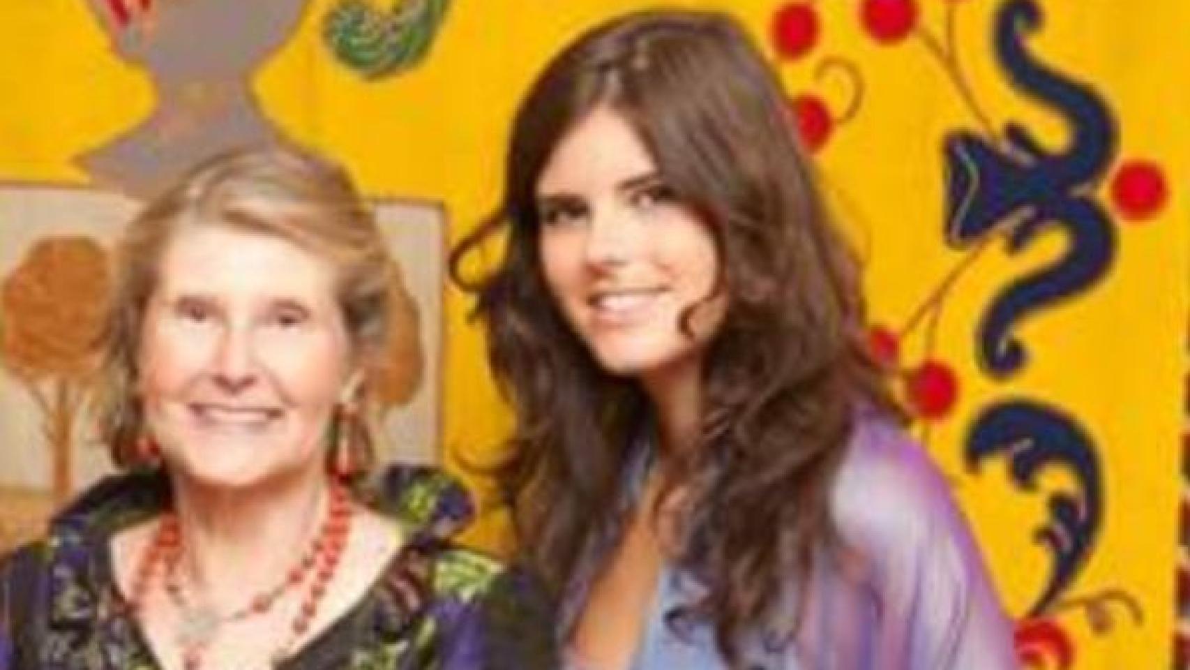 Mencía y su madre, Pilar Paloma, son decendientes del conseller en cap Rafael de Casanova.