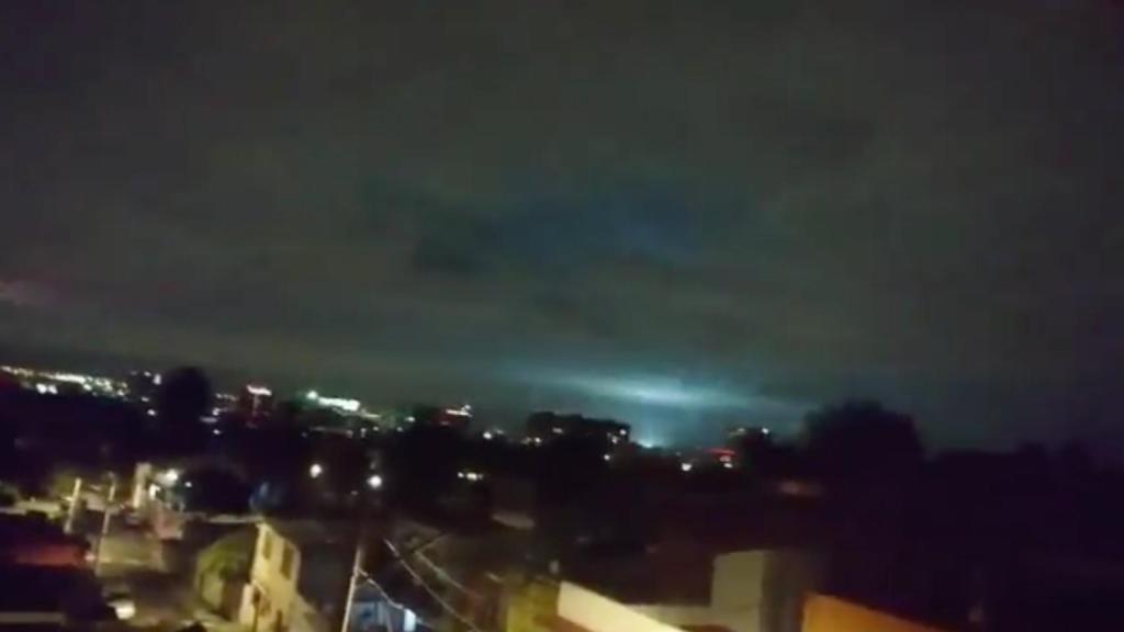 Luces de terremoto sobre México