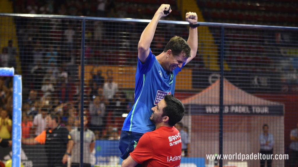 Paquito Navarro y Sanyo Gutiérrez celebran su victoria en Sevilla.