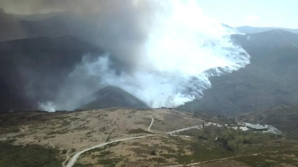 Gran incendio en Encinedo, León, ocurrido este verano.