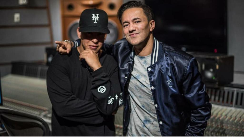 Daddy Yankee y el productor RedOne.