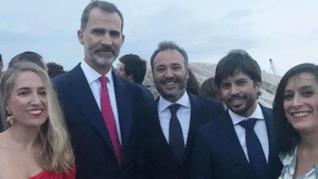 Felipe VI, en la boda de su ahijada, donde coincidió con Marta Gayá.