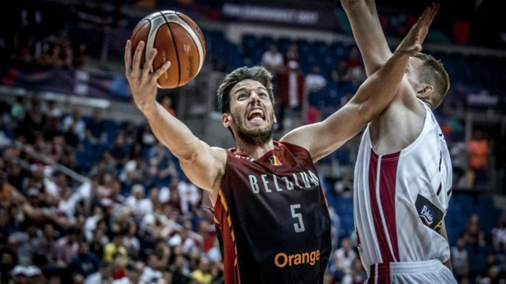 Sam Van Rossom durante un partido de Bélgica en el Eurobasket. Foto: Fiba.com