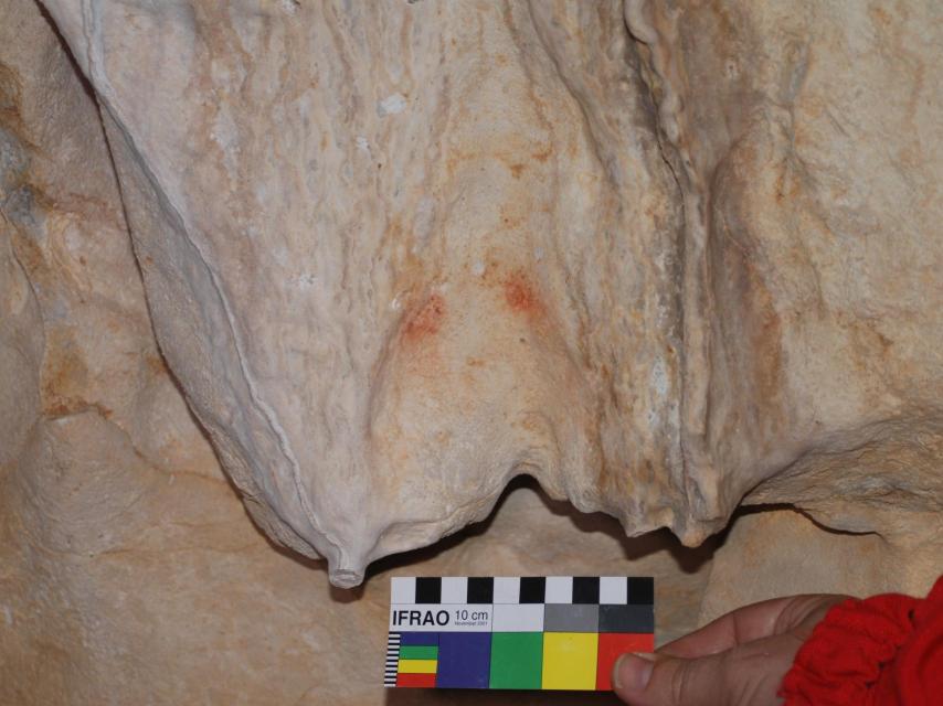 Trazo pareado en Los Murciélagos, propio de los primeros compases del ciclo artístico paleolítico.