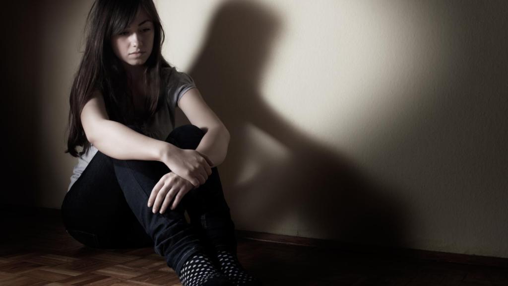 La depresión se caracteriza por la tristeza, ansiedad y desidia.