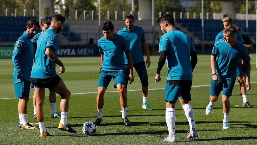 El Real Madrid se entrena antes de recibir al APOEL