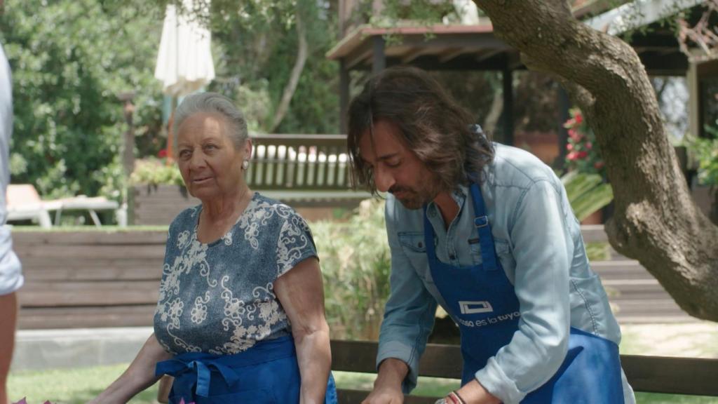 La madre de Antonio Carmona.