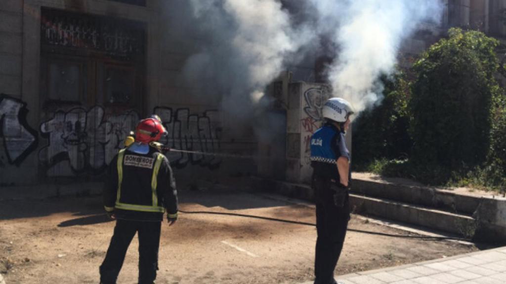 Valladolid-bomberos-garita-arco-ladrillo-cuartel