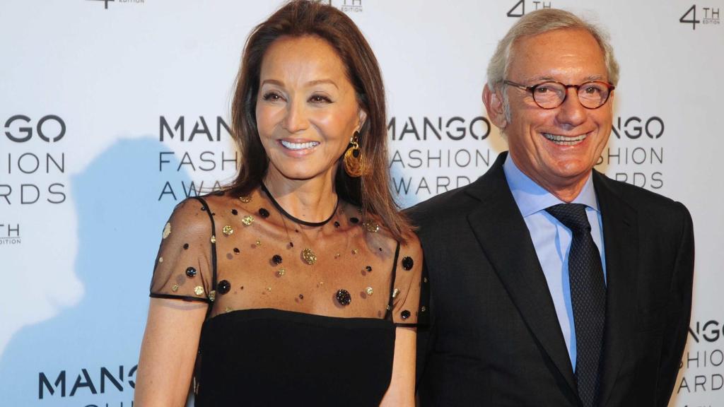 Isak Andic junto a Isabel Preysler en 2012.