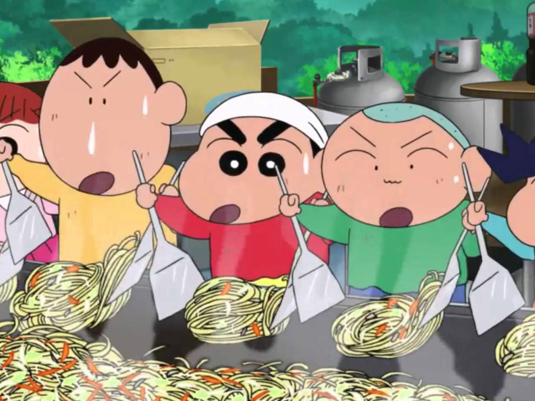 Era habitual ver a Shin-Chan, que vivía en Japón, comiendo fideos.