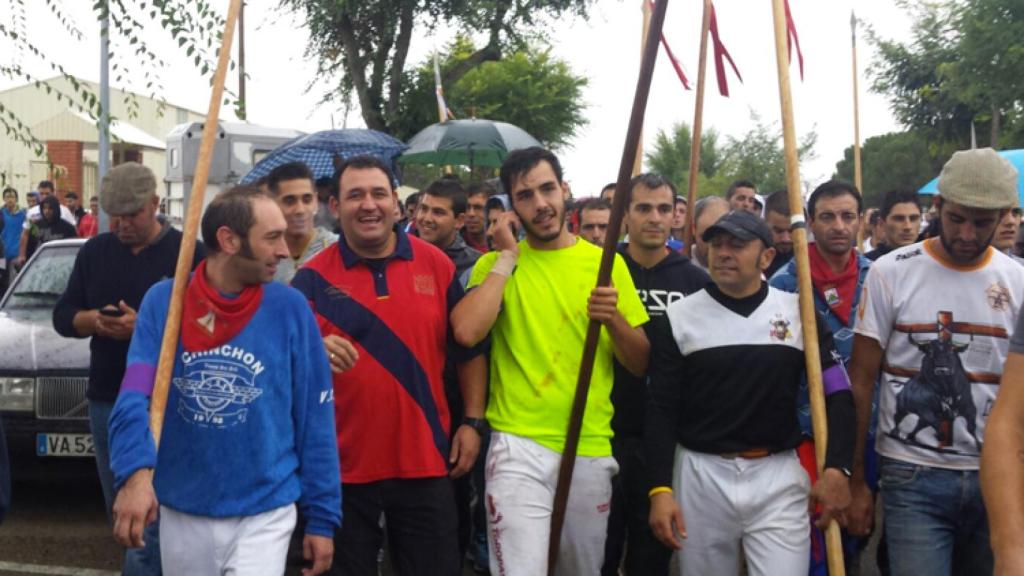 Fran Alcalá Estébanez (camiseta verde) en Tordesillas, 2015.