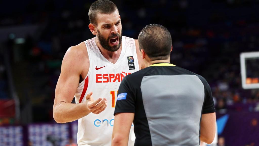 Otra protesta arbitral, en este caso de Marc Gasol, ante Eslovenia.