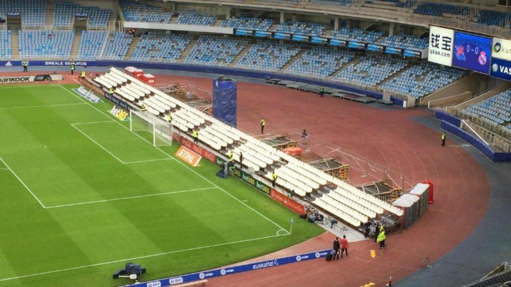 Grada supletoria en el fondo sur de Anoeta. Foto. Twitter (@RobertoRamajo)