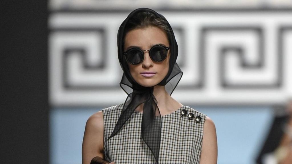Gafas XL y pañuelos al más puro estilo Hollywood. | Foto: GTRES.