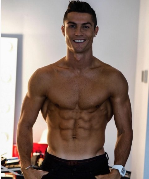 Cristiano presume de físico en Instagram antes de su estreno en Liga
