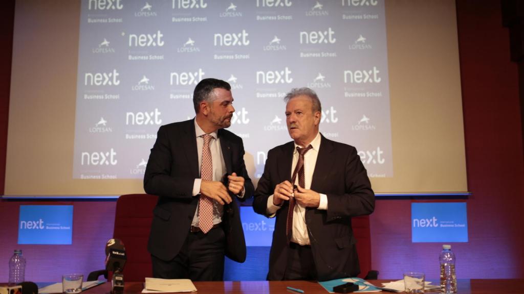 El conseller de Empresa, Santi Vila, junto al periodista Manuel Campo Vidal.