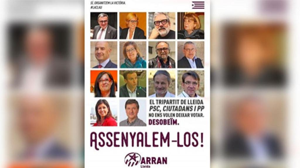 Uno de los carteles señalando a concejales no independentistas.