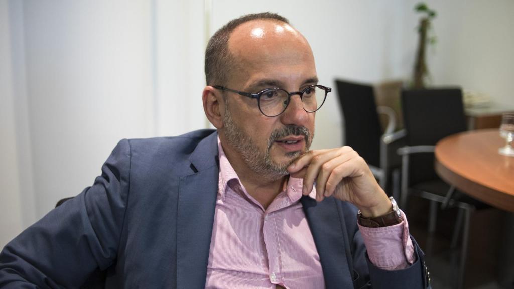 El portavoz de PDeCAT, en su despacho del Congreso de los Diputados.