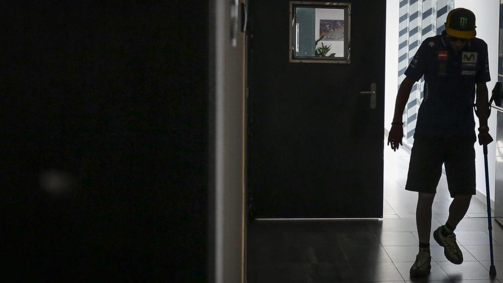 Rossi de camino a la rueda de prensa.