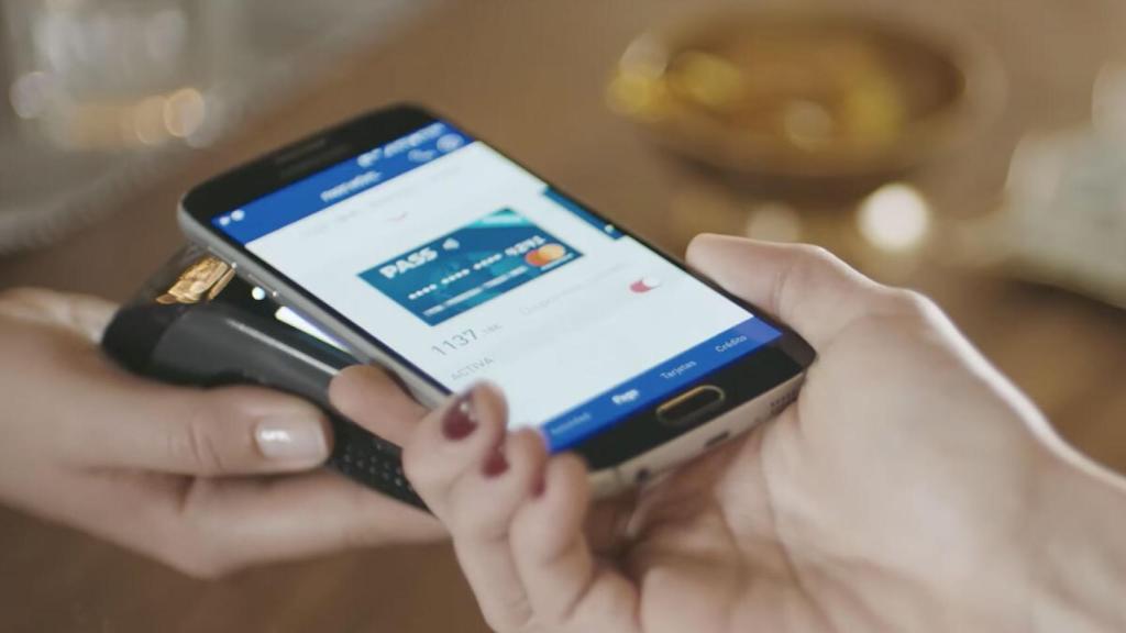 Paga con el móvil seas del banco que seas con Carrefour PASS