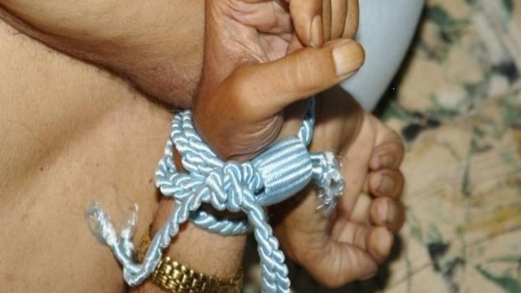 Antonio fue encontrado muerto maniatado con una cuerda blanca y con su reloj de oro en la muñeca izquierda