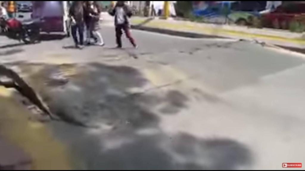 La calle que respiró durante el terremoto.