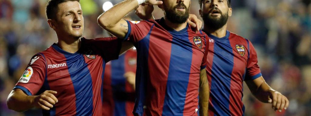 Morales celebra su gol ante la Real.
