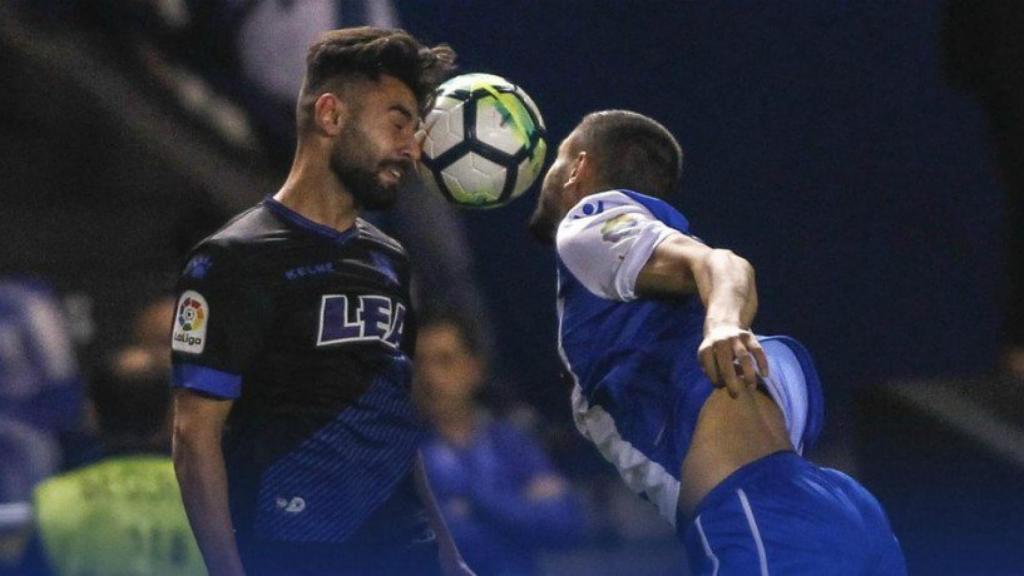 El Alavés cae derrotado en Riazor. Foto Twitter (@Alaves)
